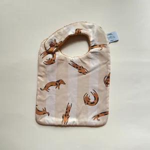 Bavoir Chiens rayé beige en coton bio | Et éponge écologique et ultra-douce